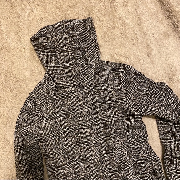J. Crew Tops - Black & white fleece oversized turtleneck